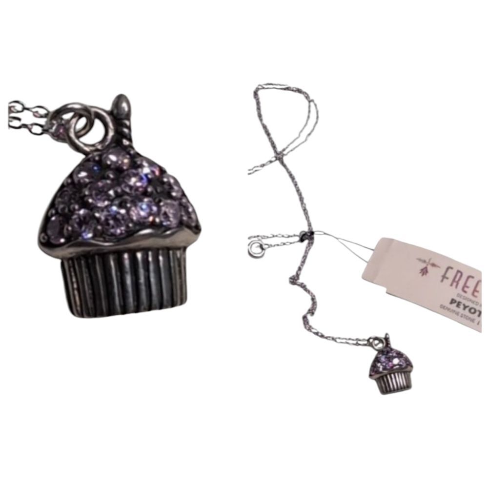 NWT Peyote Bird Sterling Silver Cupcake Necklace